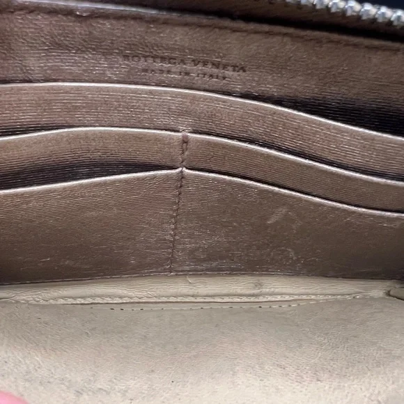 Authentic Bottega Veneta
Intrecciato Metallic Zippy Wallet

Dust Bag included - Picture 7 of 14